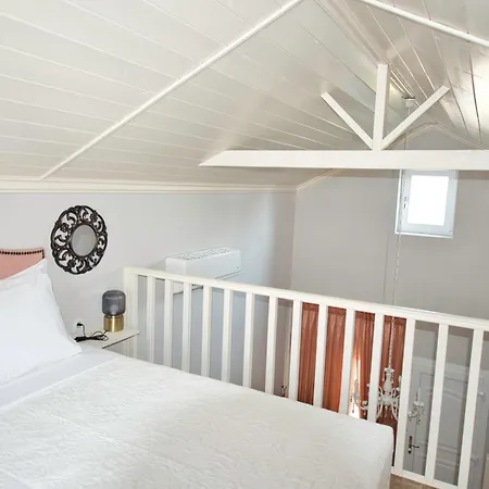 Nafsika (adults Only) アパートホテル 3*